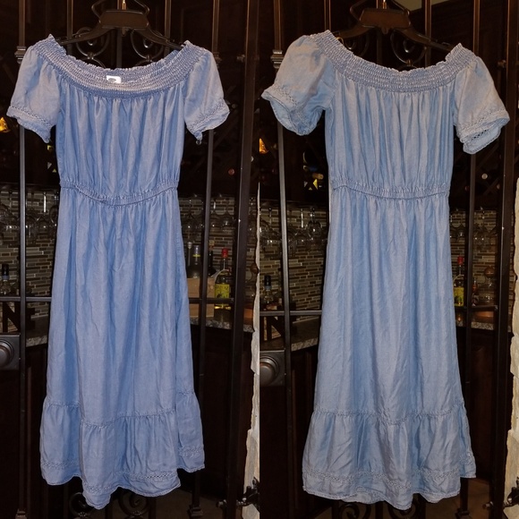 Old Navy Chambray Off The Shoulder Dress - Picture 4 of 8